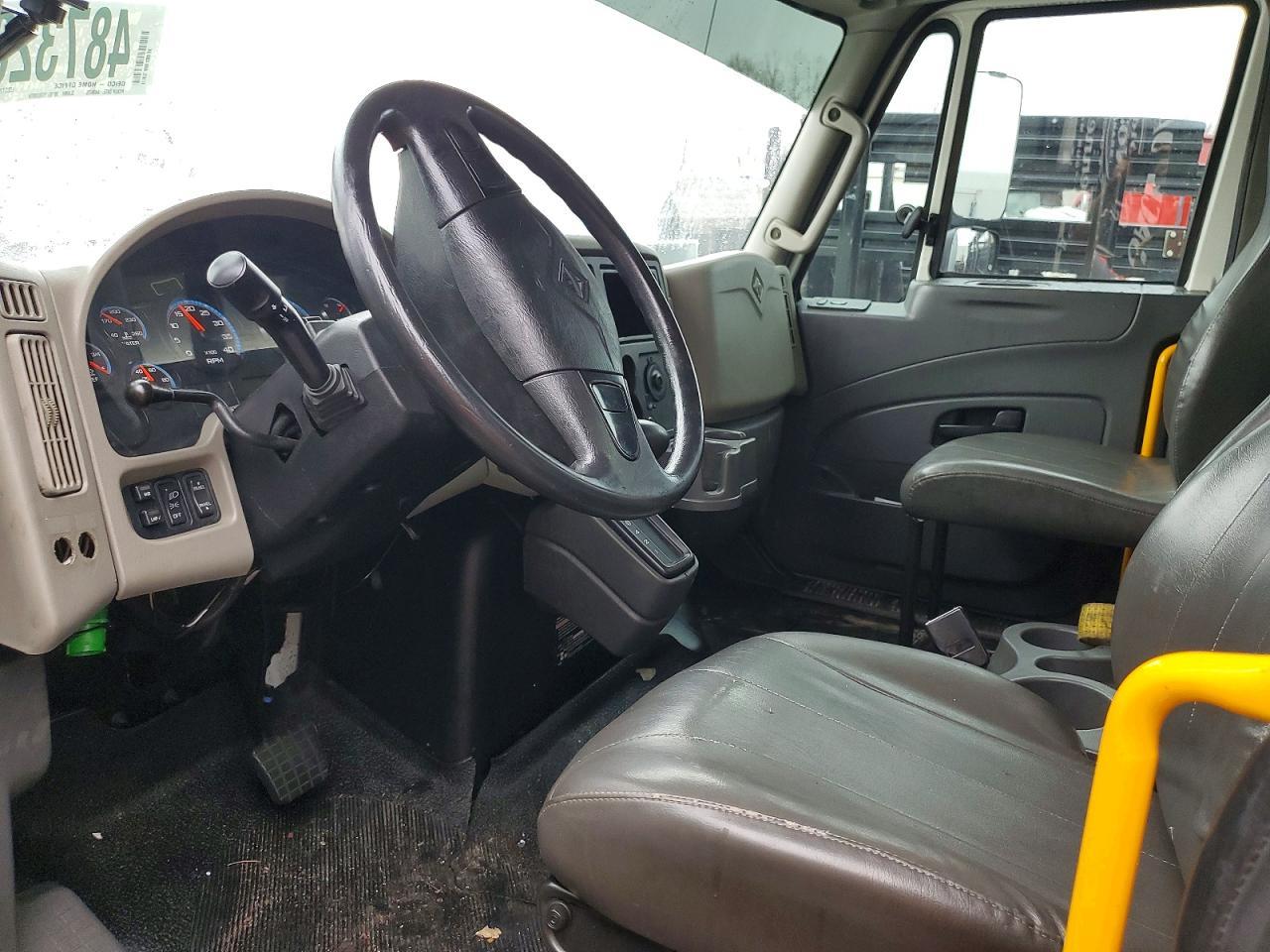 2017 International 4300 BOX Truck