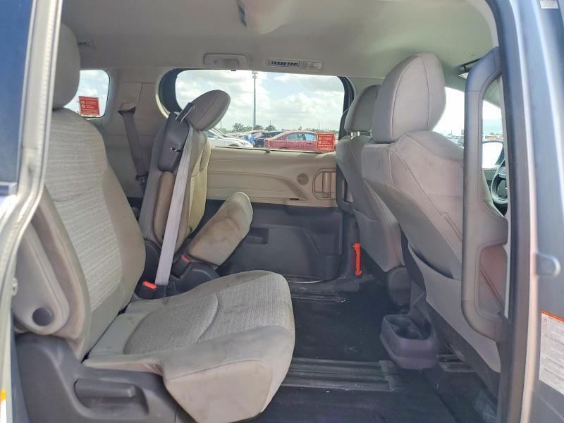 2021 Toyota Sienna le 8-passenger