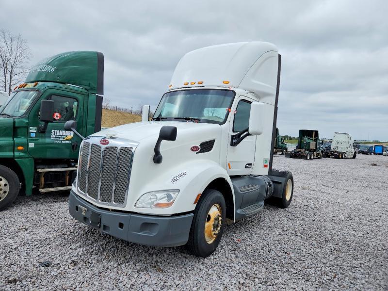 2019 Peterbilt 579 Semi Truck