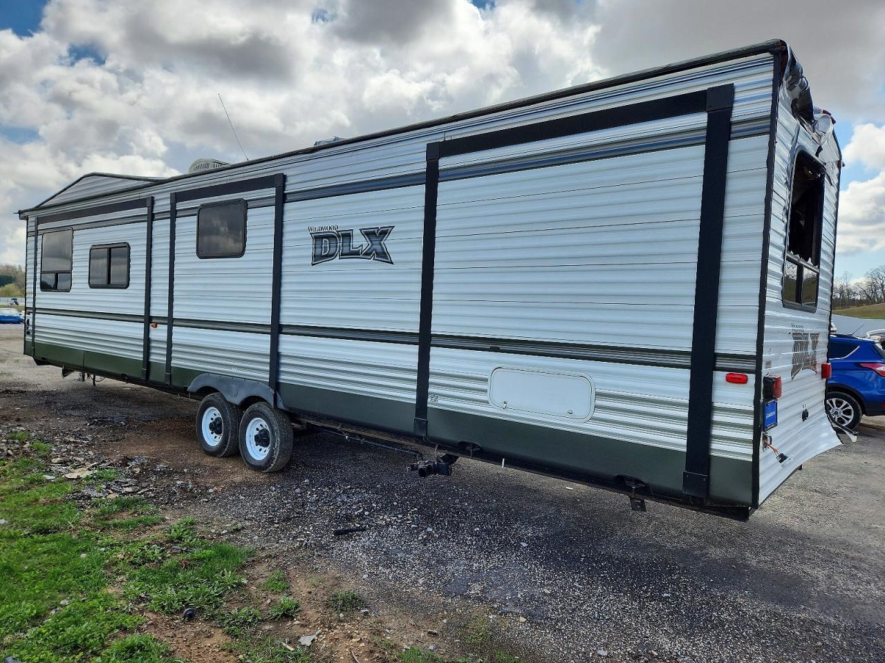 2015 Foresriver Wildwood DLX 395FK Camper