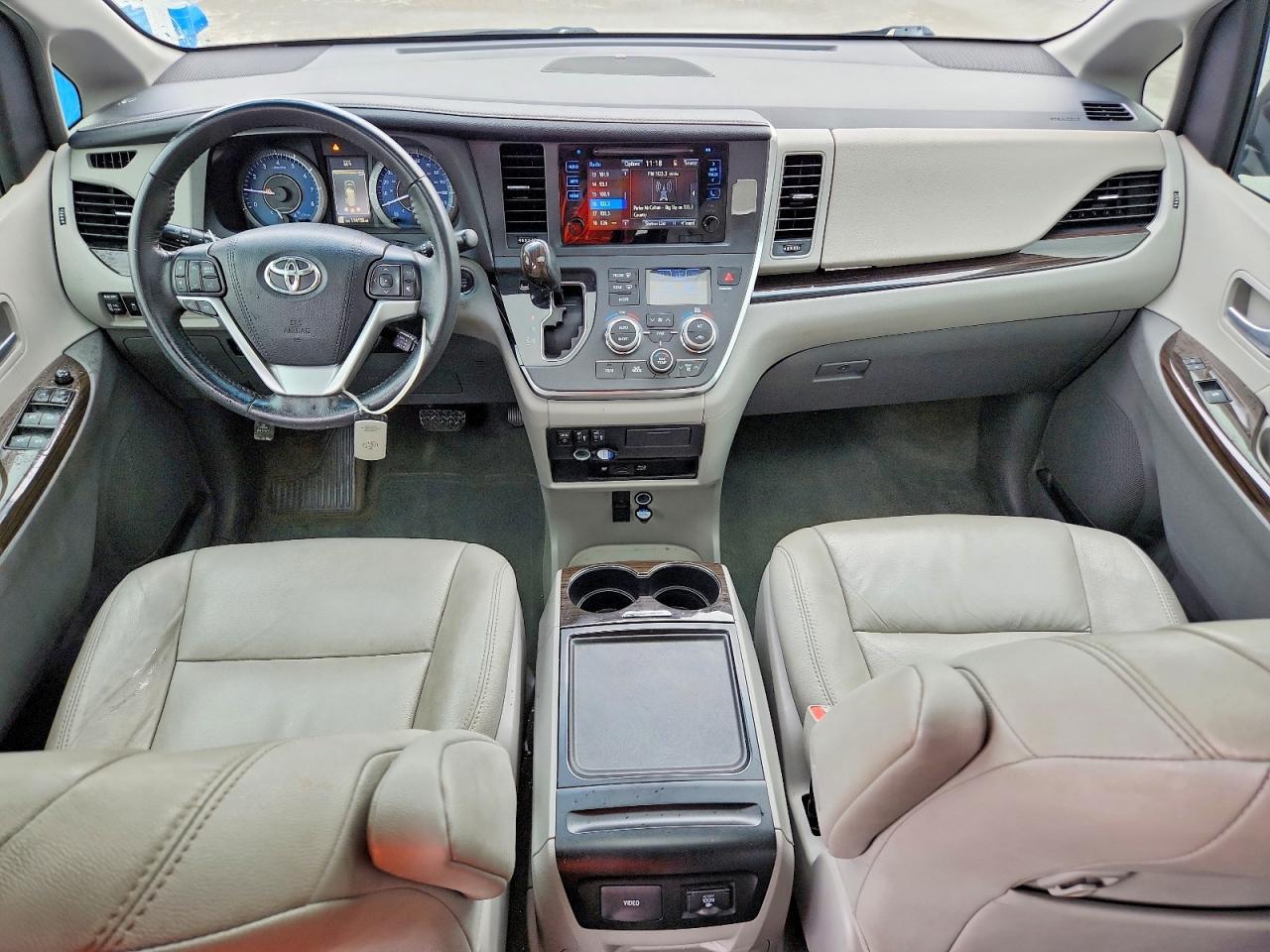2017 Toyota Sienna xle Premium 7-passenger