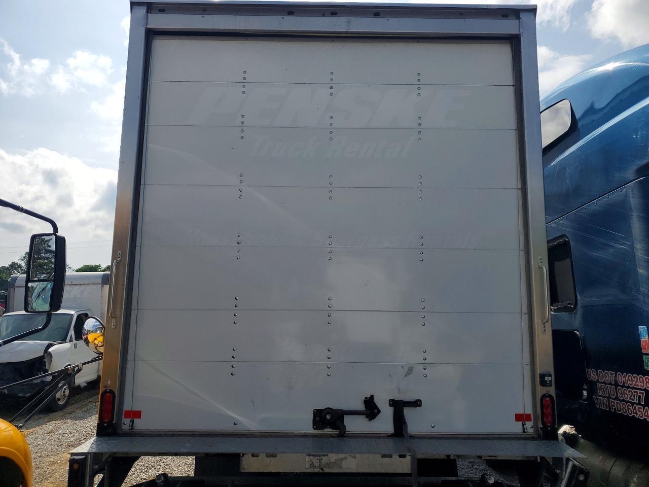 2025 International MV607 BOX Truck
