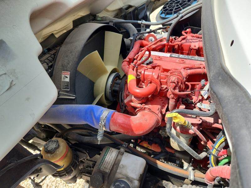 2023 Freightliner Business Class M2 BOX Truck