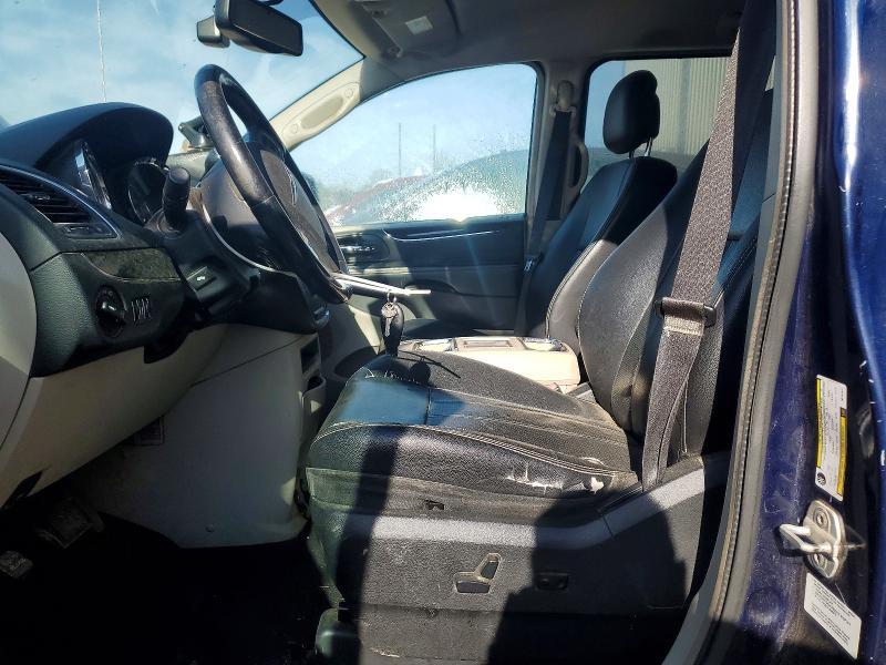 2013 Chrysler Town & Country Touring l