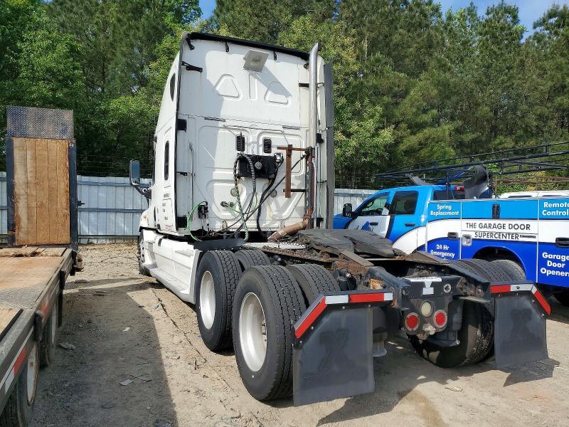 2011 Freightliner Cascadia 125 Semi Truck