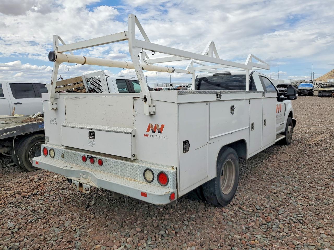 2017 Ford F350 Super Duty Utility / Service Truck