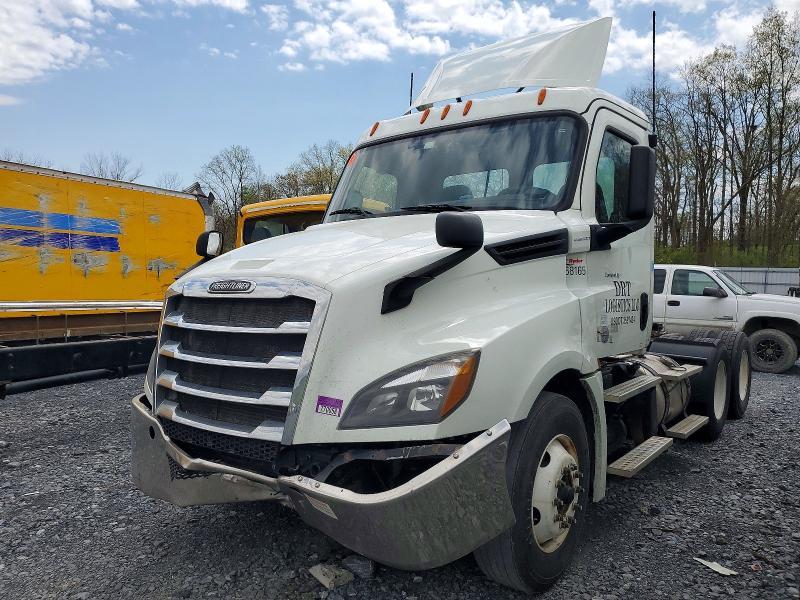 2019 Freigliner 2019 Freightliner Cascadia 126 Semi Truck