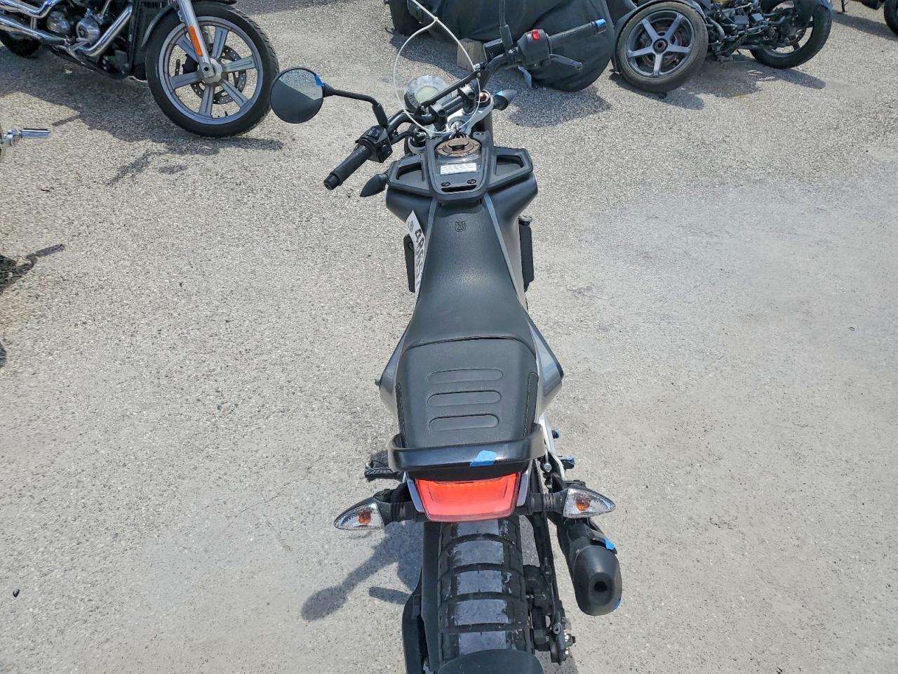 2021 Husqvarna Vitpilen 401/SVARTPILEN 401