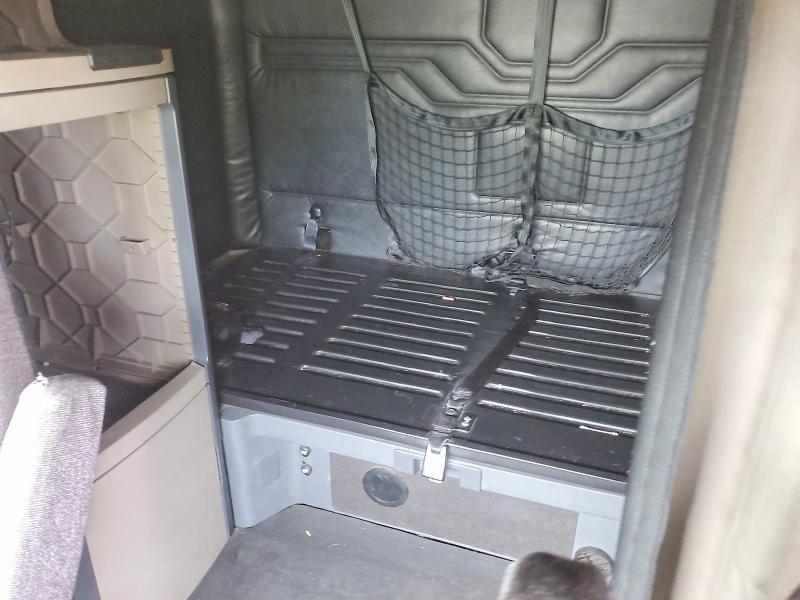 2014 Freigliner 2000 Freightliner Semi Truck