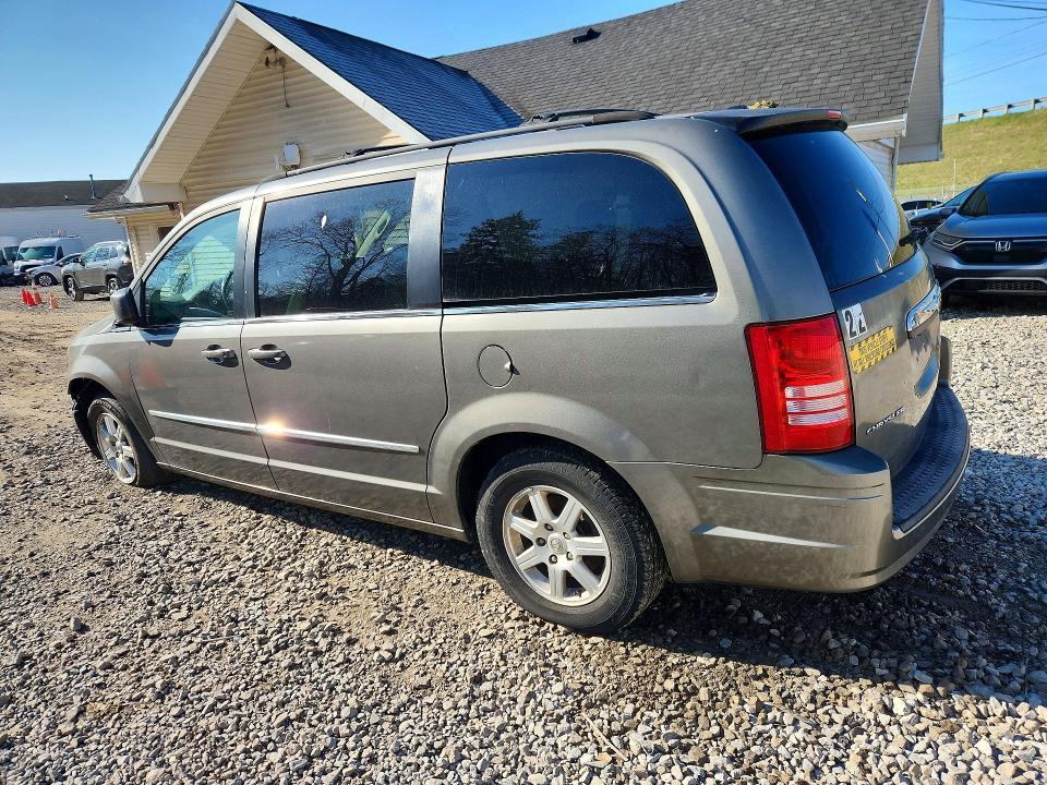2010 Chrysler Town and Country
