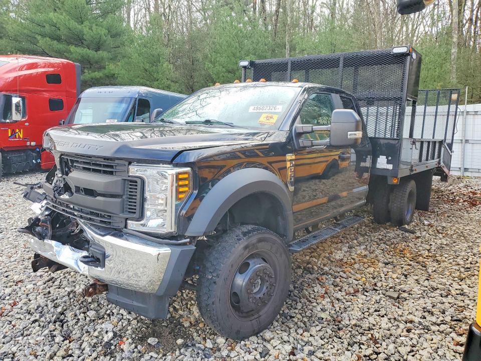 2018 Ford F550 Super Duty Crew Cab Flatbed Truck