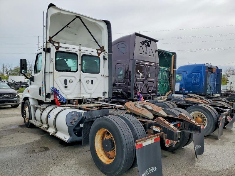 2018 Freigliner 2018 Freightliner Cascadia 113 Semi Truck