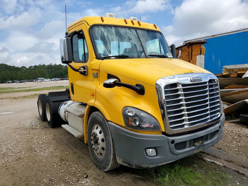 2019 Freightliner Cascadia 113 Semi Truck