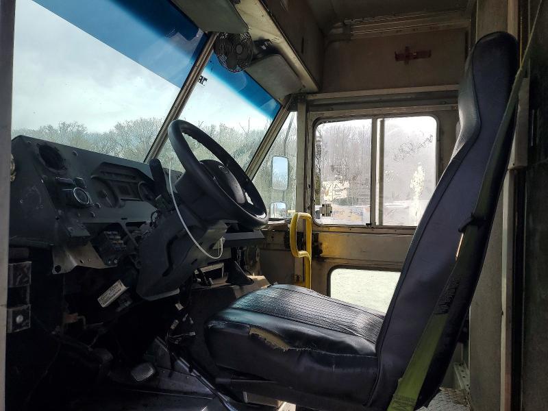 2021 Ford E450 Delivery Truck