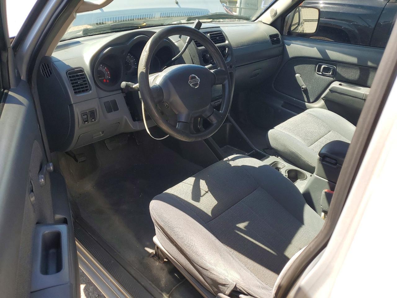 2002 Nissan Frontier Standard