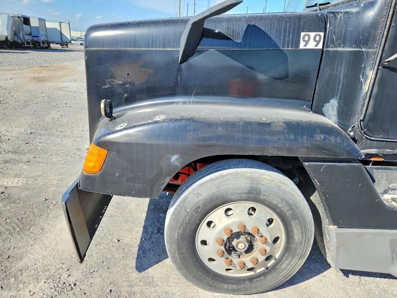 1995 Freigliner 1995 Freightliner FLD120 Semi Truck