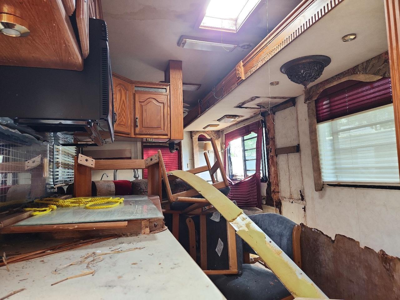 2000 Royl 2000 Royal International Camper