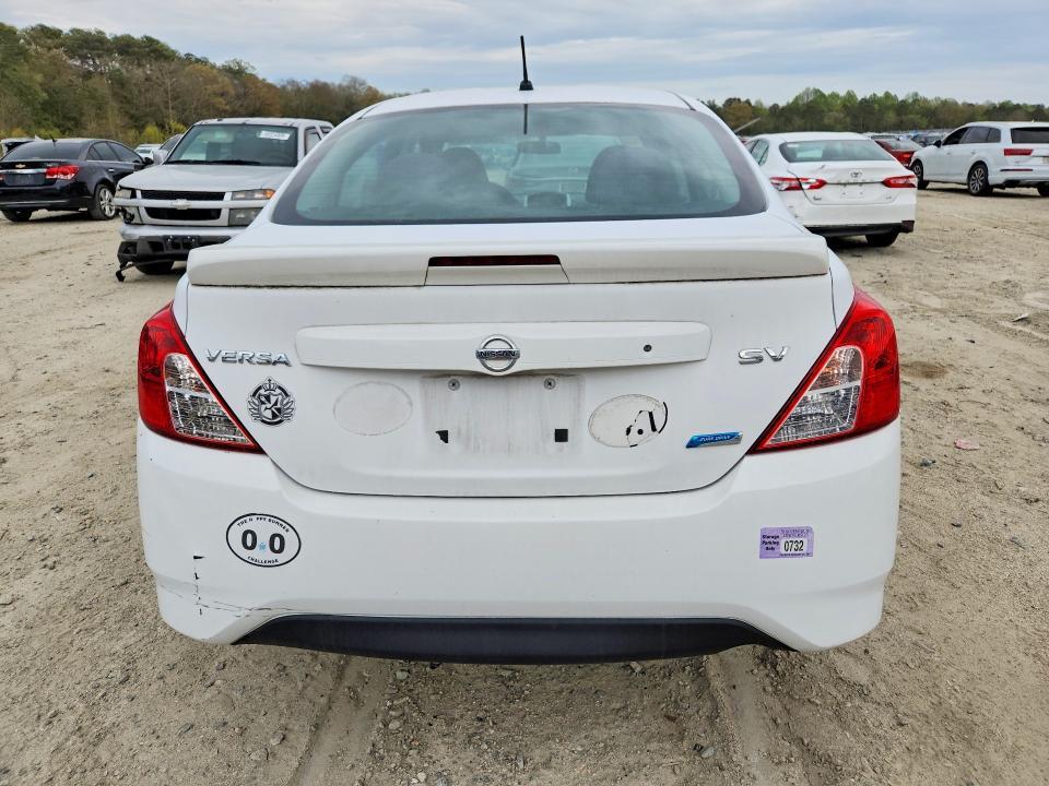 2015 Nissan Versa 1.6 sv