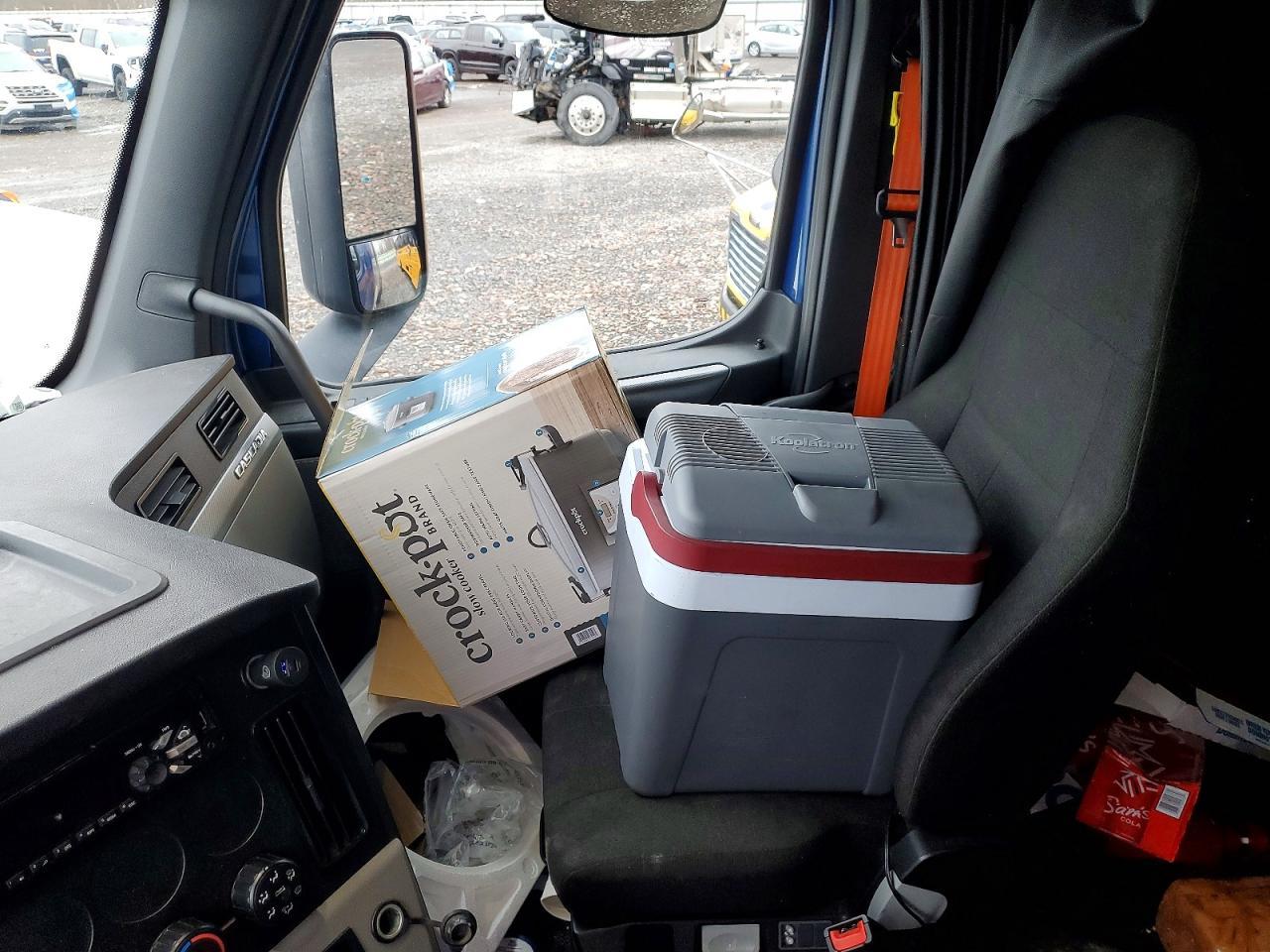 2020 Freightliner Cascadia 126 Semi Truck