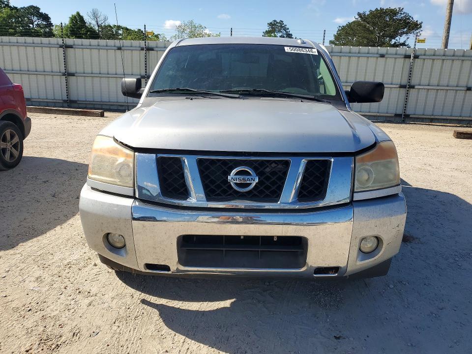 2014 Nissan Titan SV