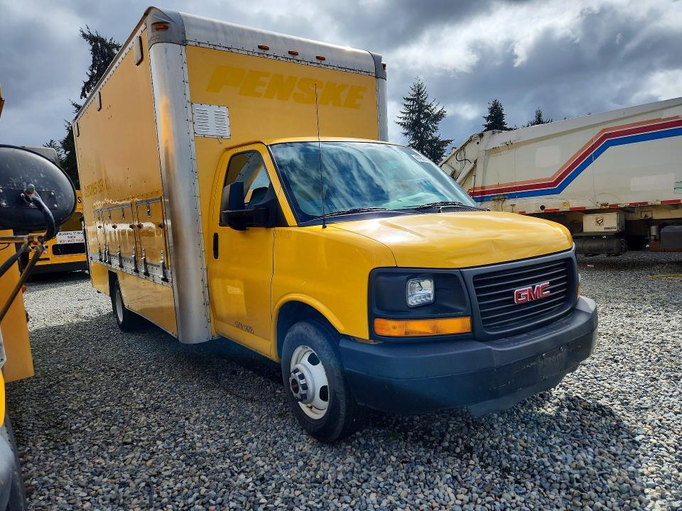 2011 GMC Savana box Truck