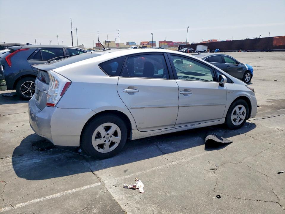 2010 Toyota Prius iii
