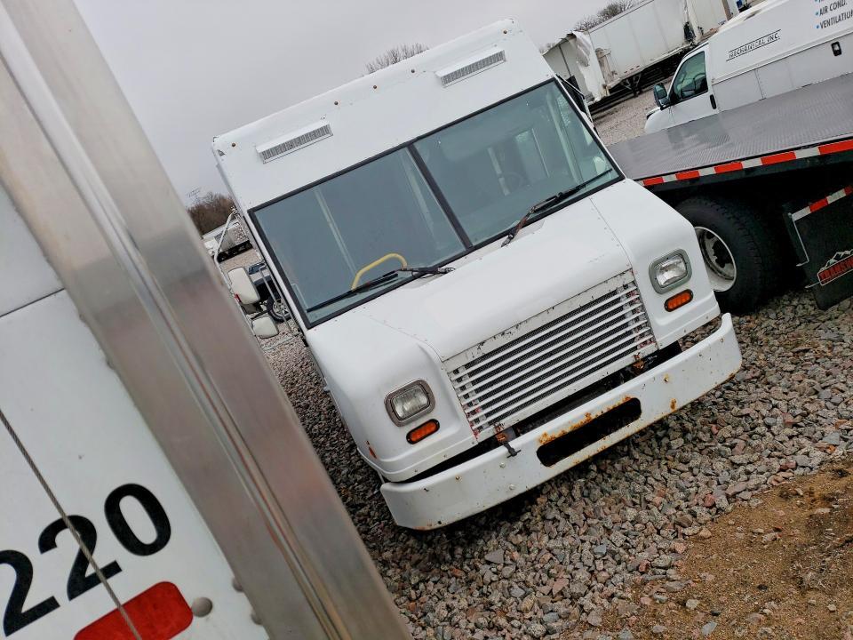 2015 Freigliner 2015 Freightliner MT45G Chassis Delivery Truck