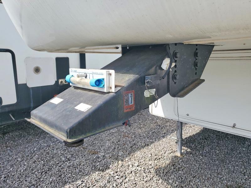 2004 Keystone Everest Camper