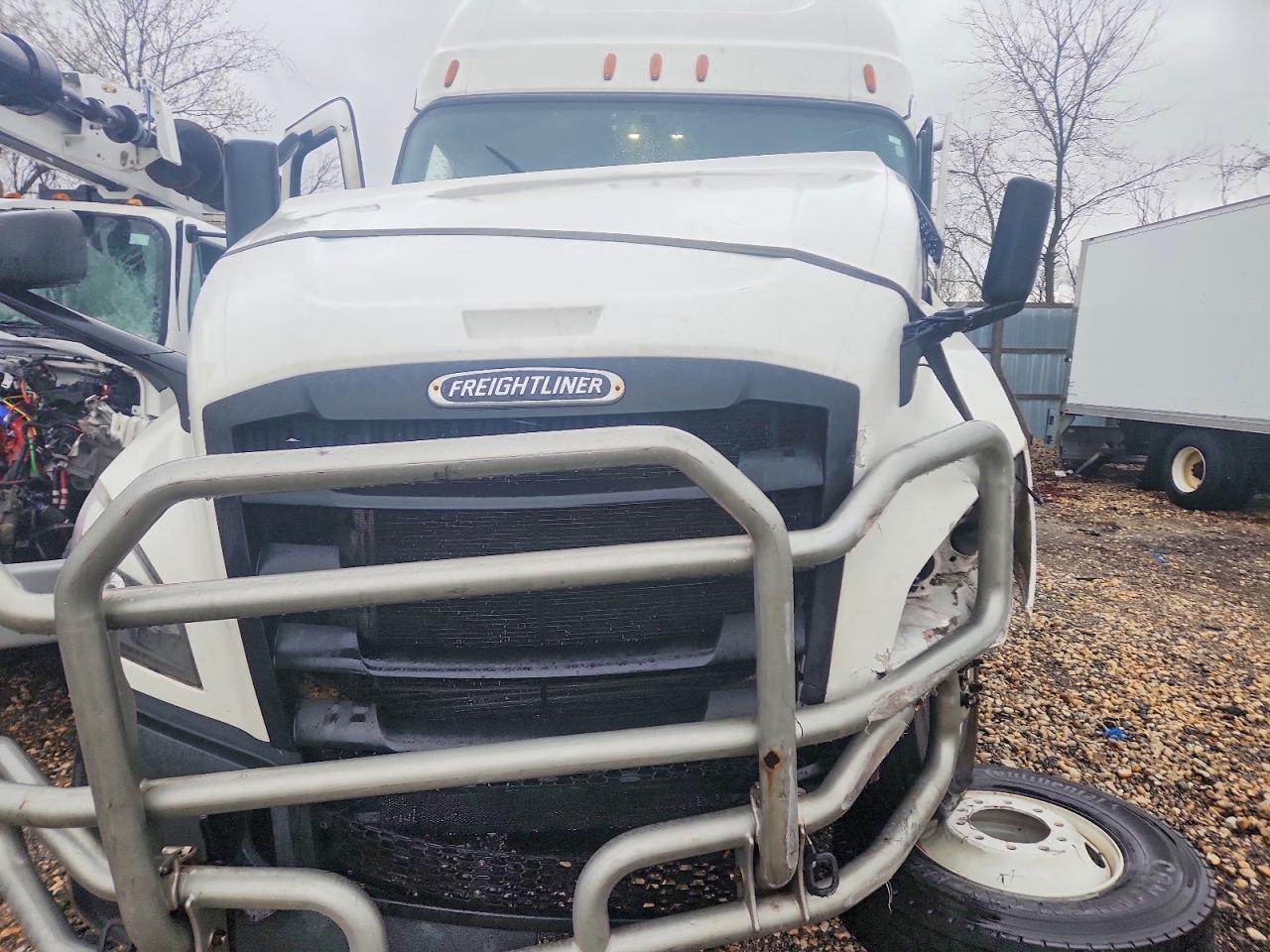 2021 Freightliner Cascadia 126 Semi Truck