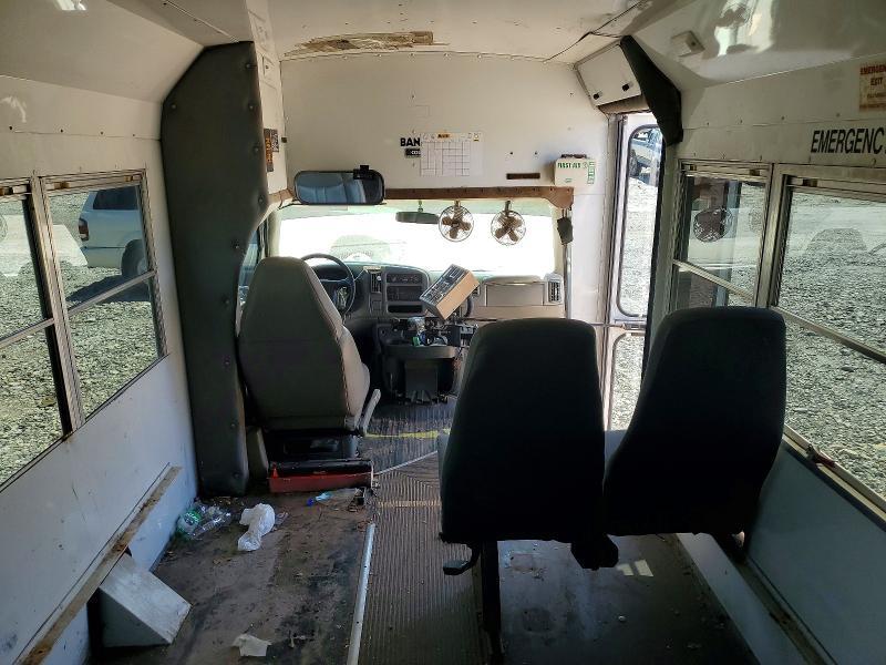 1999 GMC Savana Cutaway G3500