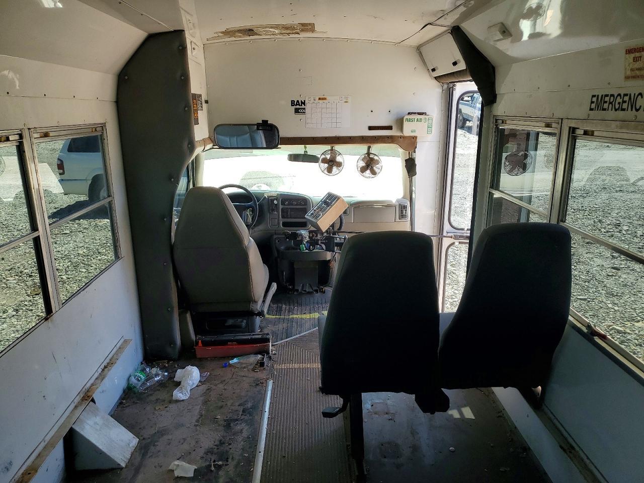 1999 GMC Savana Cutaway G3500