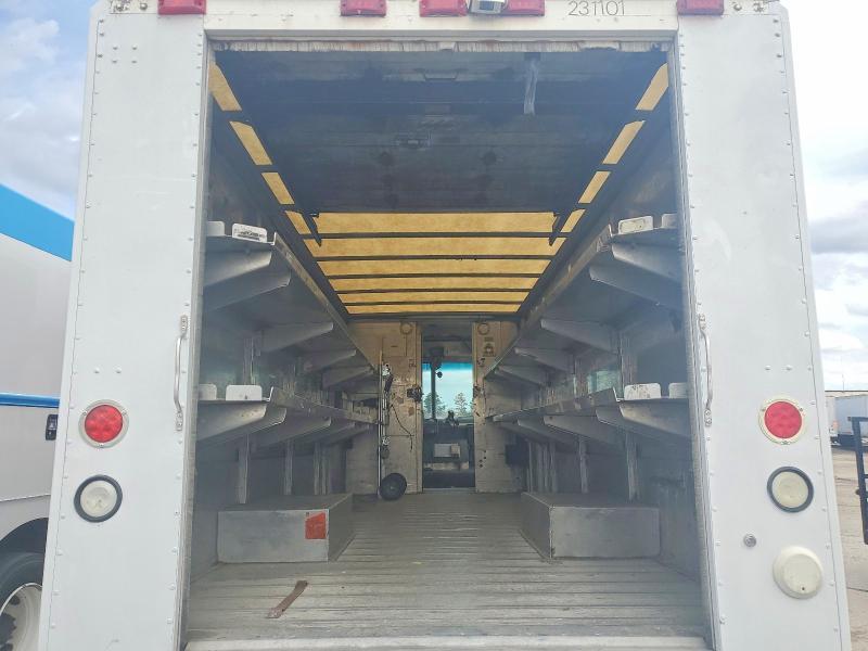 2001 Freightliner MT55 Chassis Delivery Truck