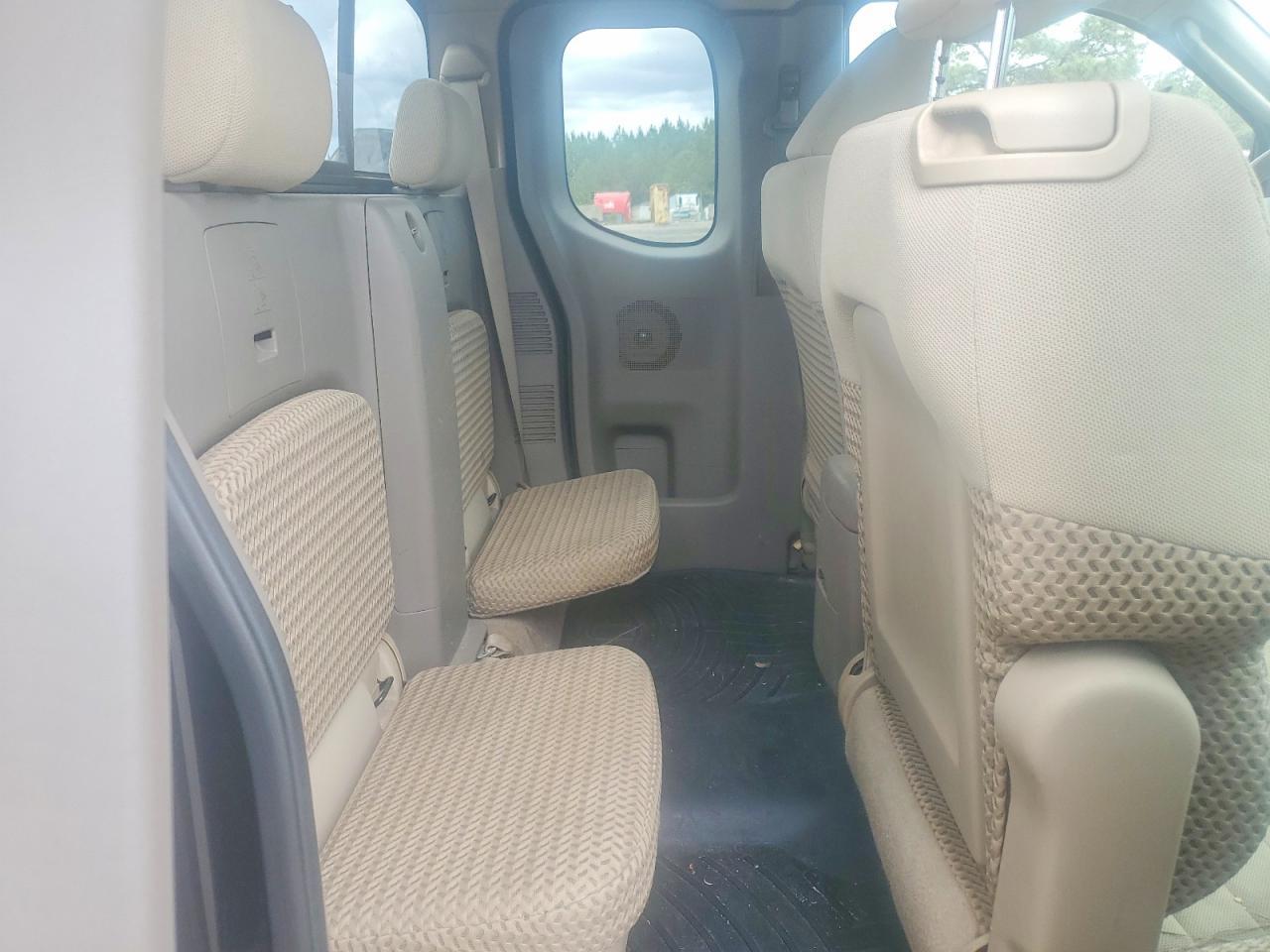 2011 Nissan Frontier SV V6