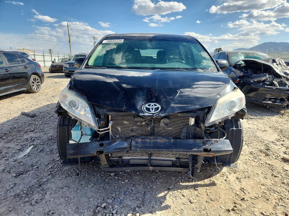 2013 Toyota Sienna xle 7-passenger
