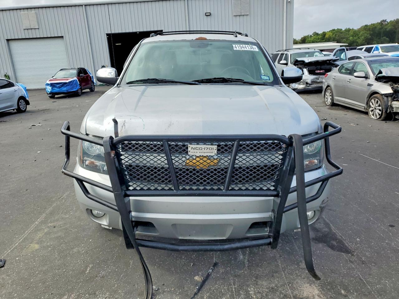 2013 Chevrolet Avalanche LS