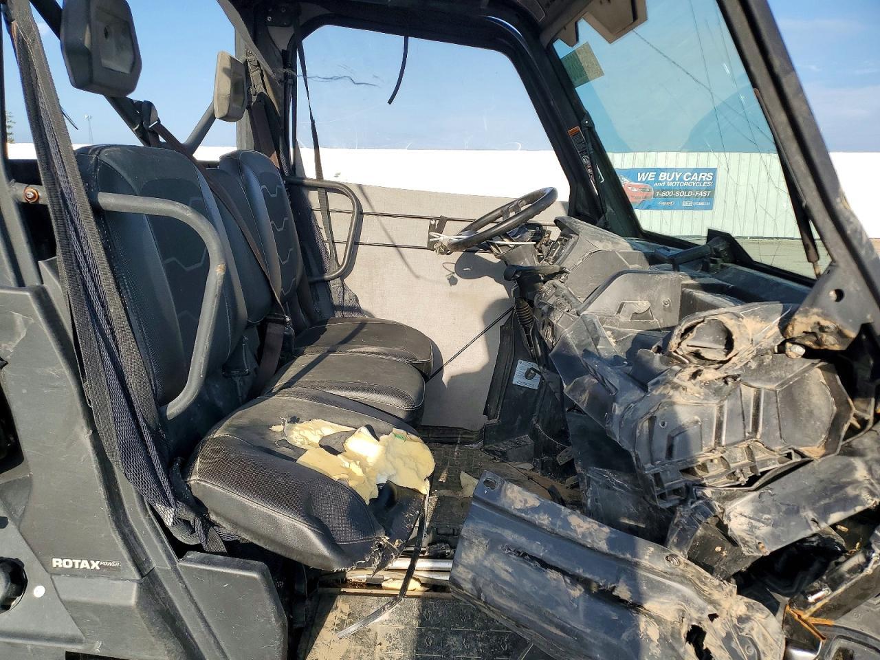 2020 Can-Am Defender XT Utility Vehicle