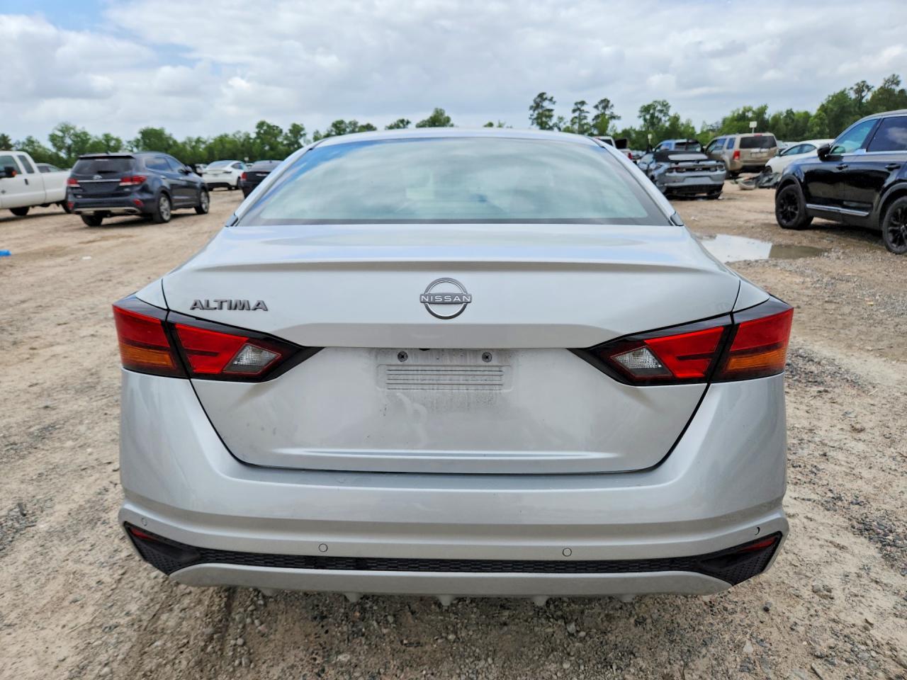 2024 Nissan Altima s