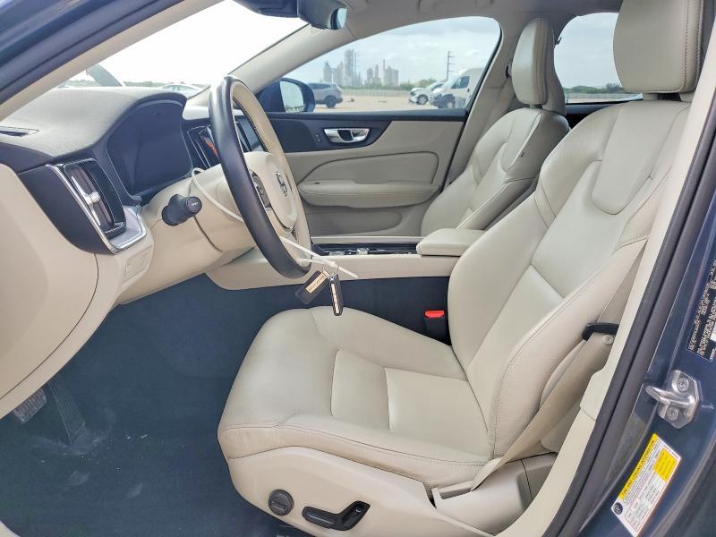 2020 Volvo S60 T5 Momentum