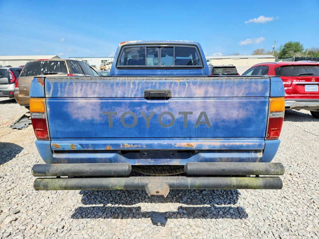 1985 Toyota Pickup Base