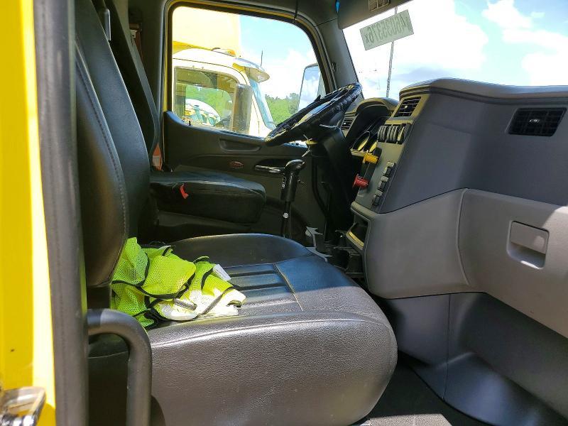 2017 Peterbilt 579 Semi Truck