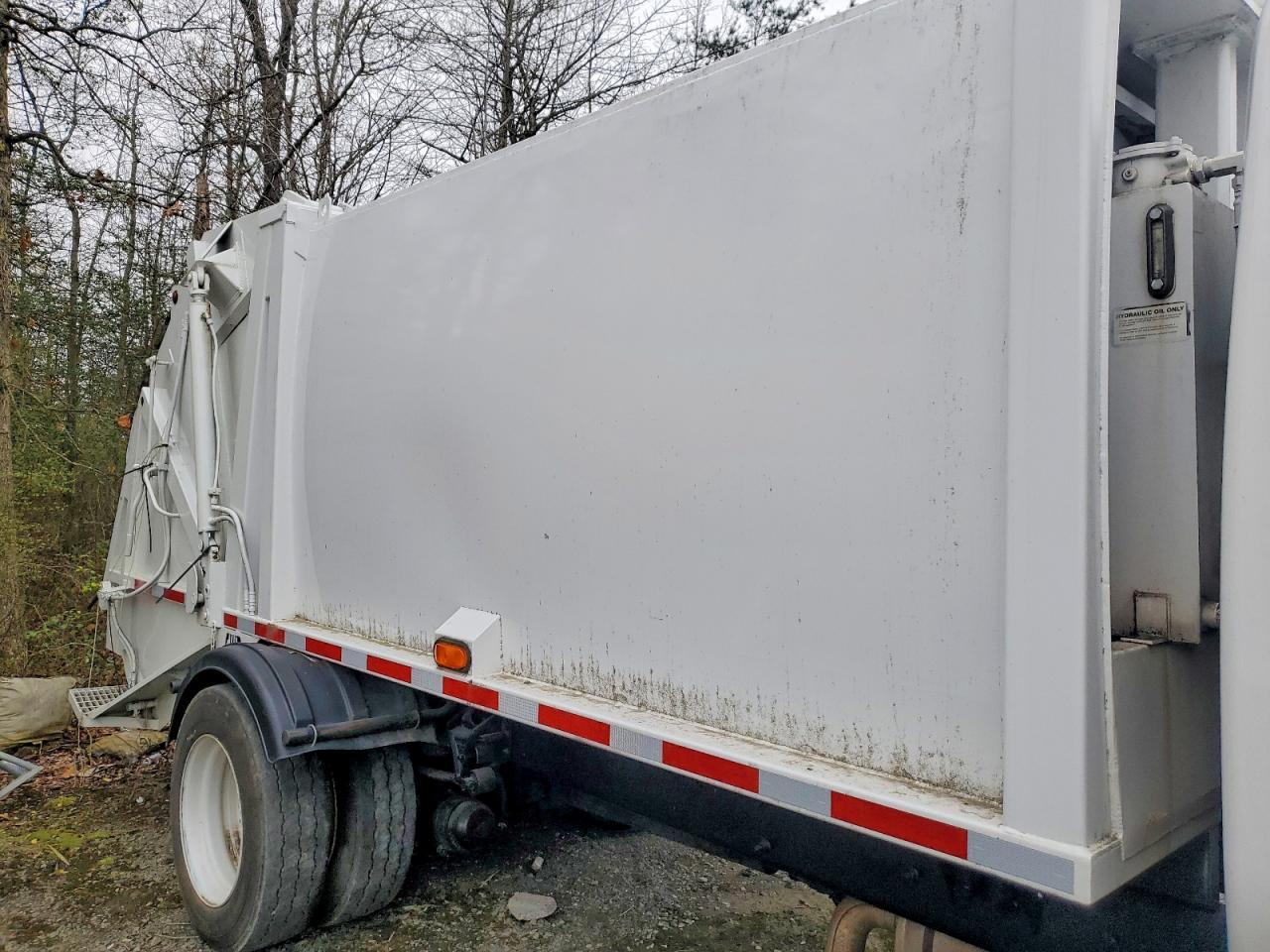 2007 International 4300 Refuse Truck