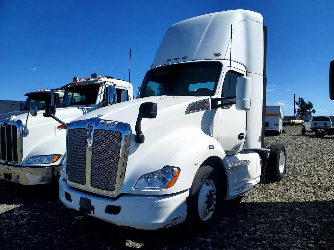 2015 Kenworth Construction T680