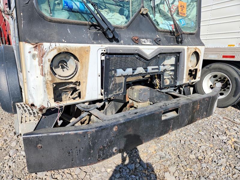 2014 Mack MRU600 Refuse Truck