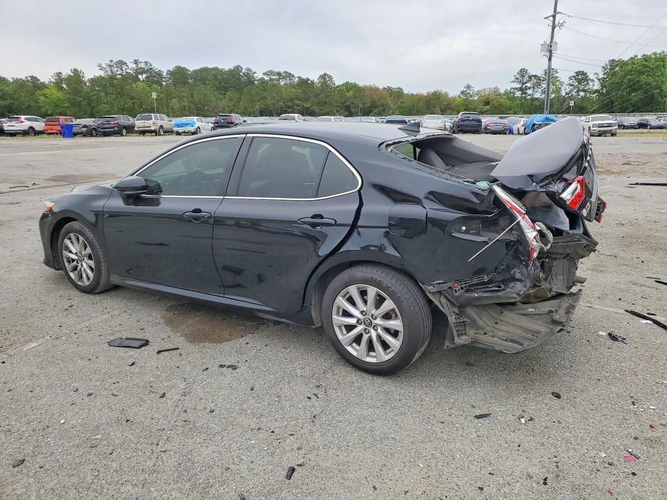 2020 Toyota Camry le