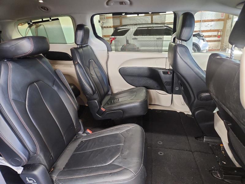 2017 Chrysler Pacifica Touring l