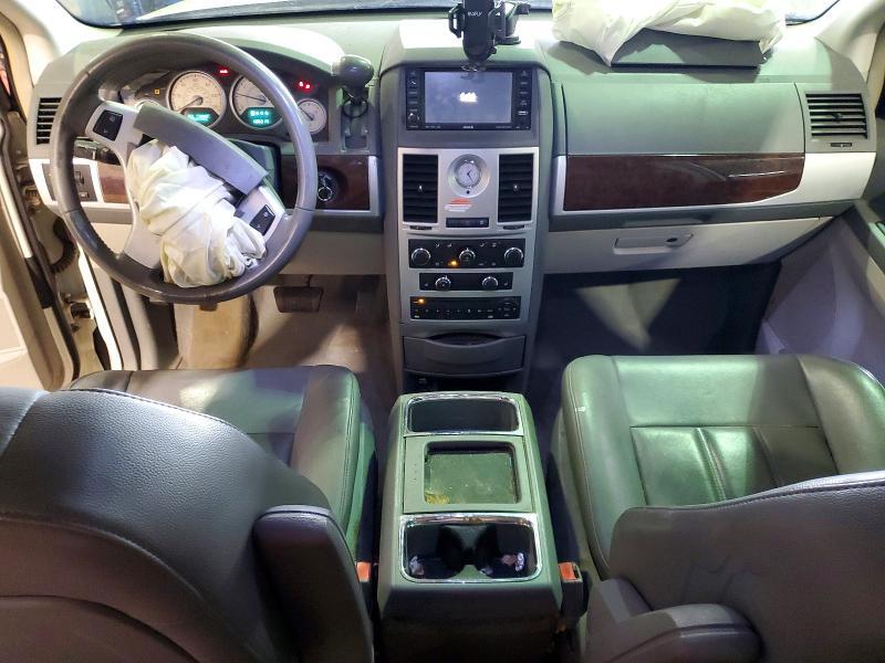 2010 Chrysler Town & Country Touring