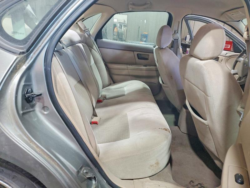 2004 Ford Taurus se