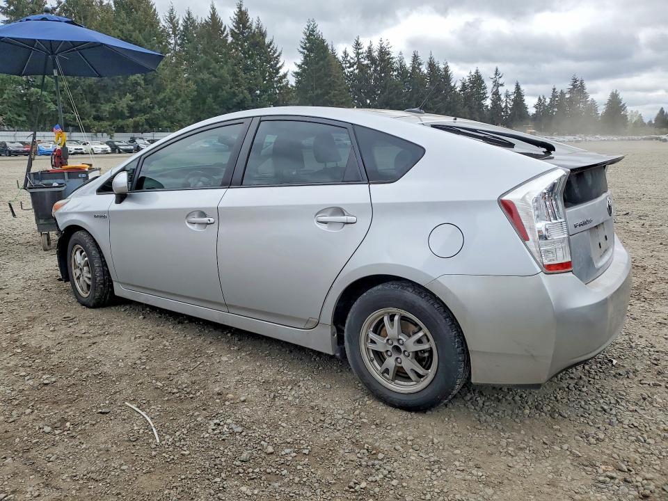 2010 Toyota Prius iii