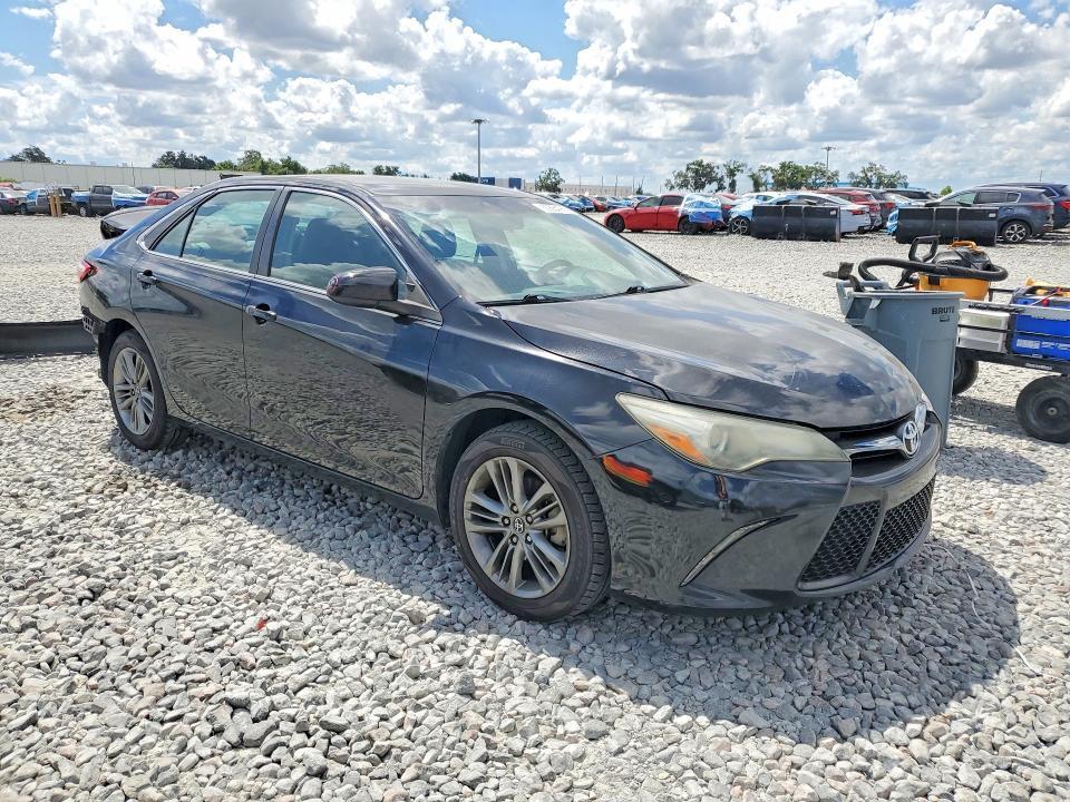 2016 Toyota Camry se