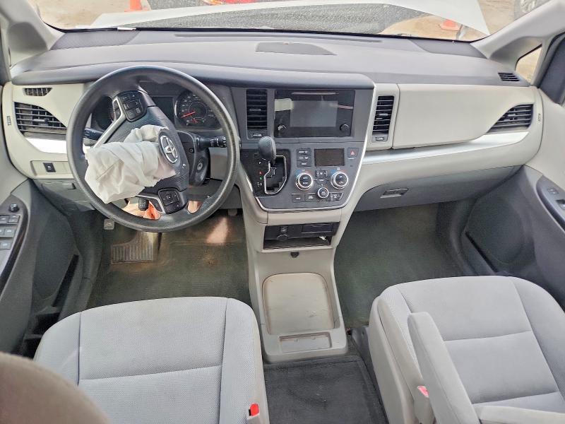 2015 Toyota Sienna l 7-passenger